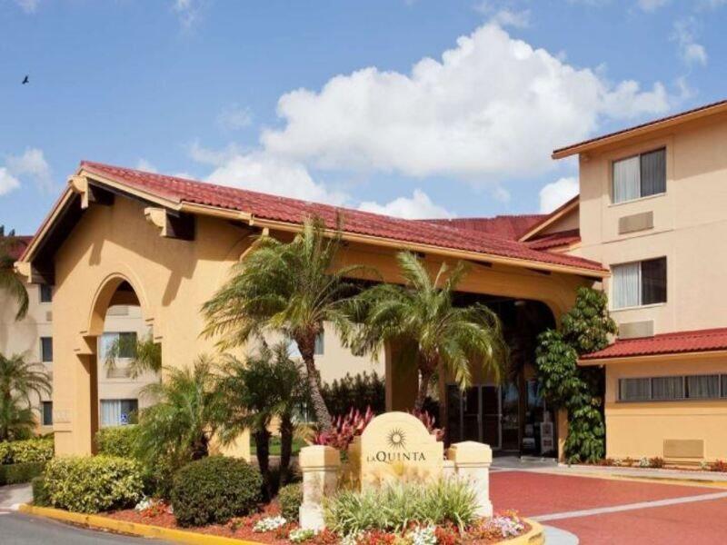 La Quinta By Wyndham St. Pete-Clearwater Airport Hotel Buitenkant foto