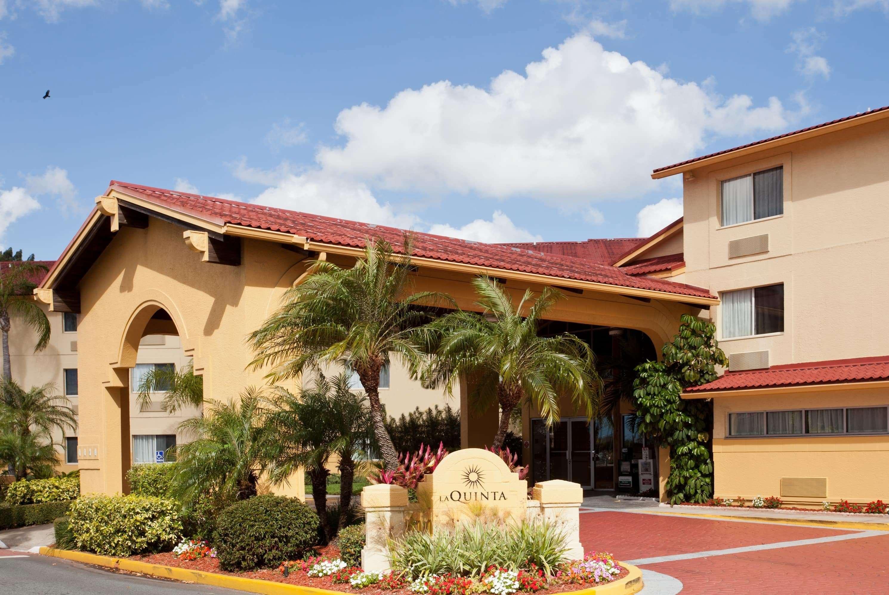 La Quinta By Wyndham St. Pete-Clearwater Airport Hotel Buitenkant foto